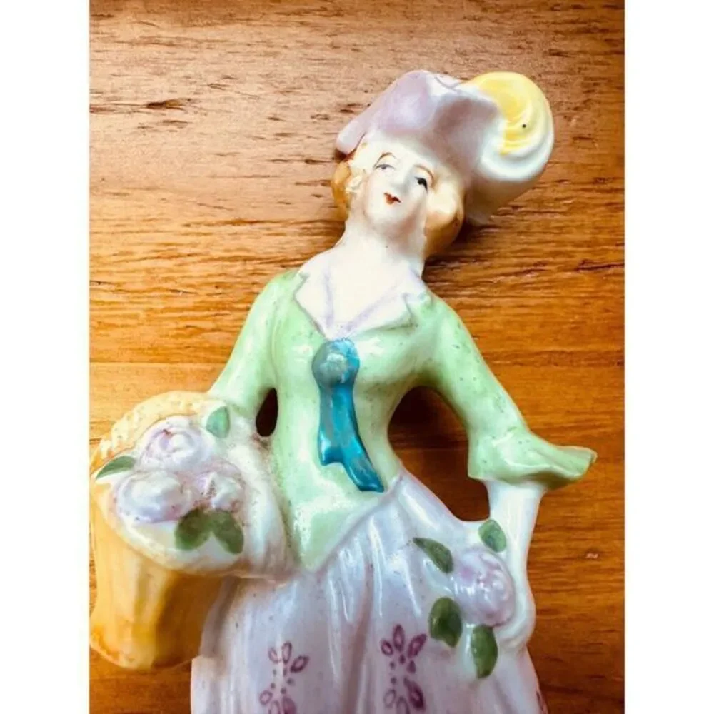 Vintage Japan‎ Colonial Victorian Figurine Woman With Basket Of Flowers